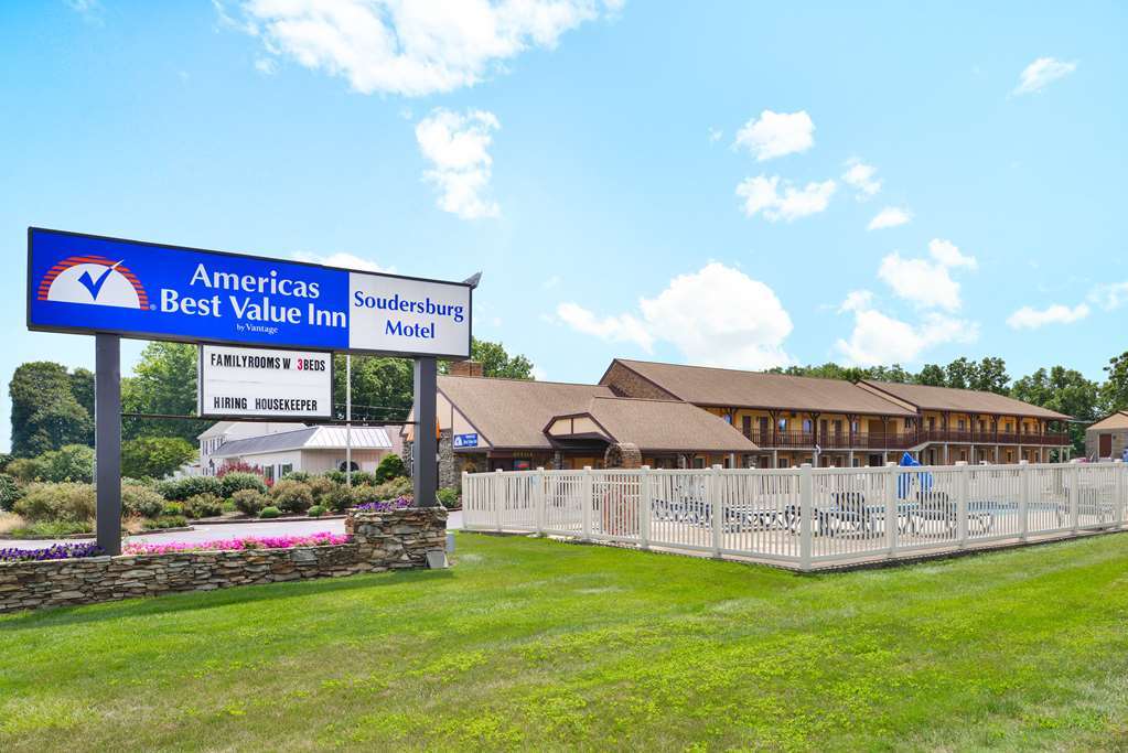 Soudersburg Inn & Suites Lancaster Ronks Exteriér fotografie