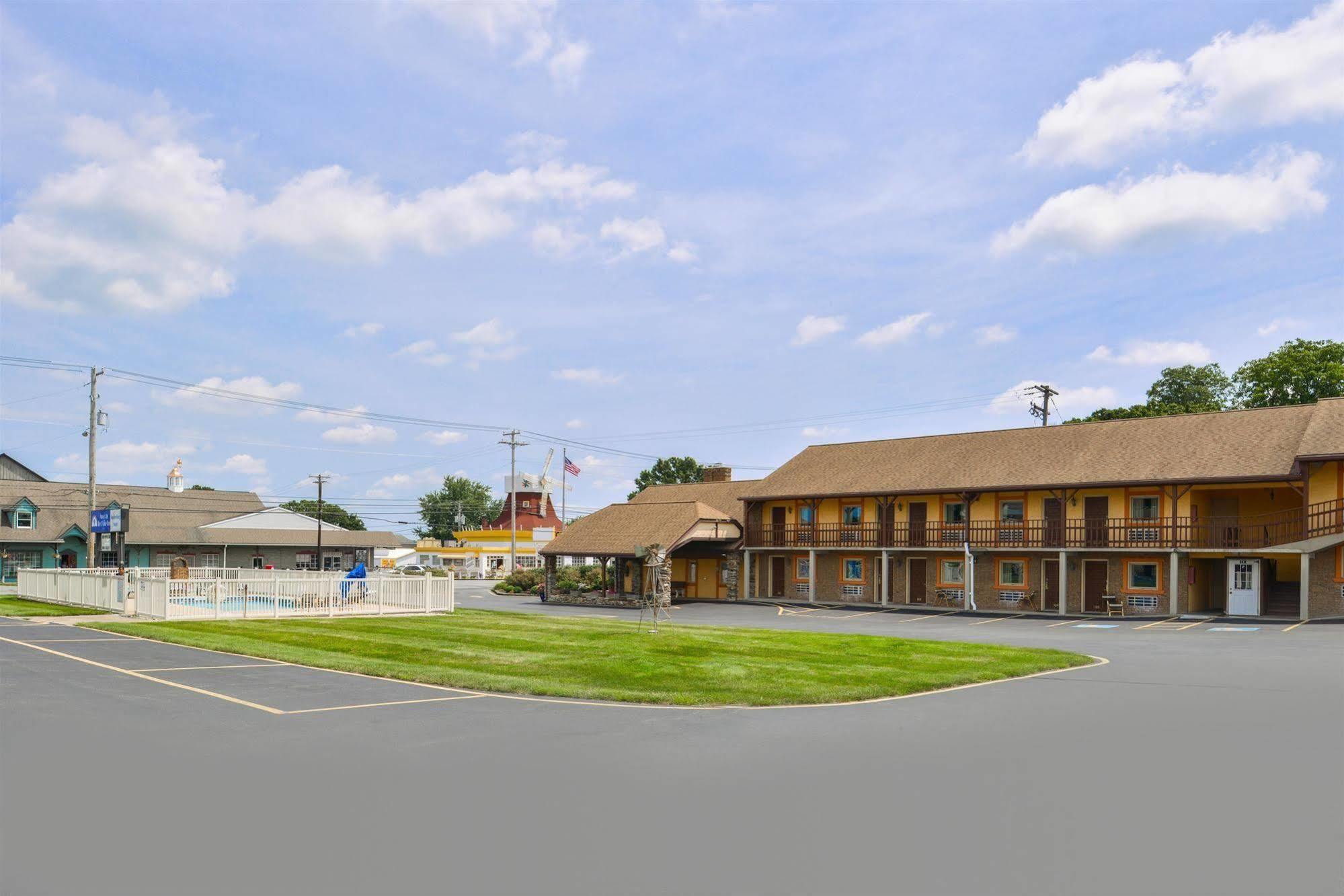 Soudersburg Inn & Suites Lancaster Ronks Exteriér fotografie